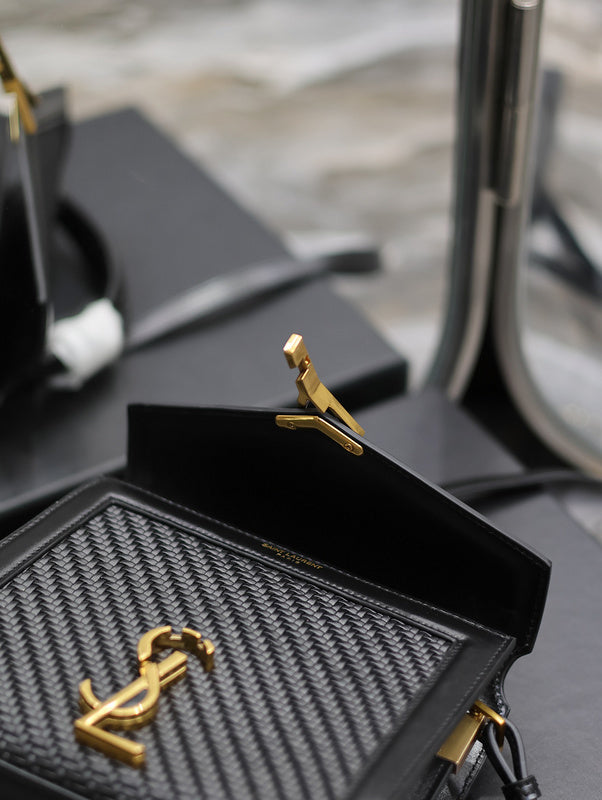 Amelia - YSL Bag - 1833