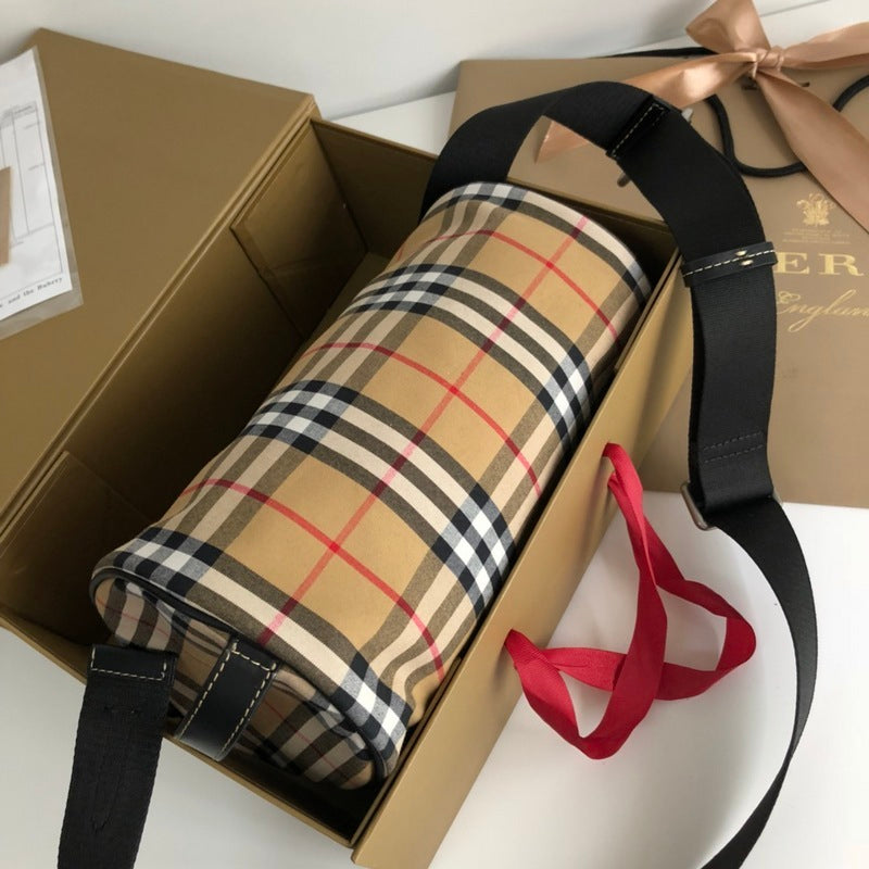 Burberry Bags - Bagsattire   456