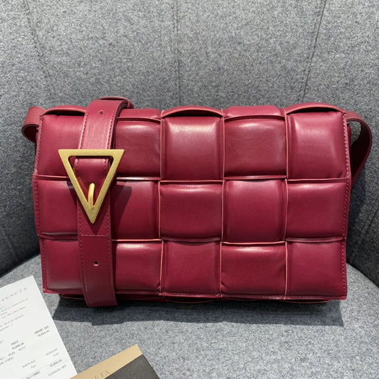 BV Padded Cassette Bag For Women 10.2in/26AmeliaIn Dark Red 591970VCQR16358