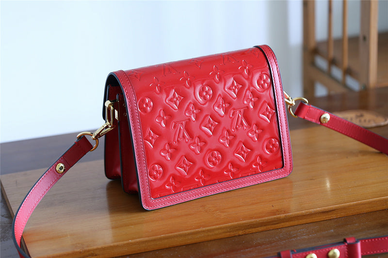 Fan Fashion Lu-Vi bags - 8123