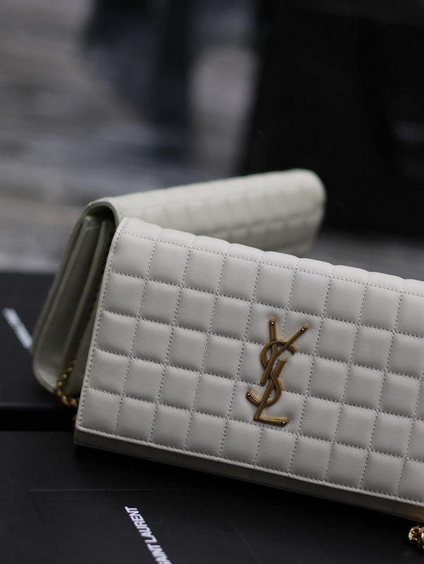 Amelia - YSL Bag - 1811