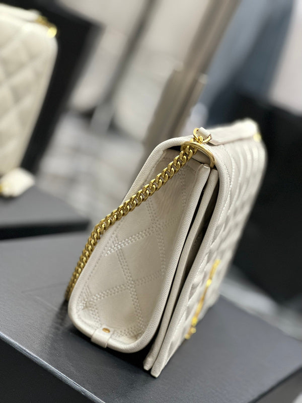Amelia - YSL Bag - 2470