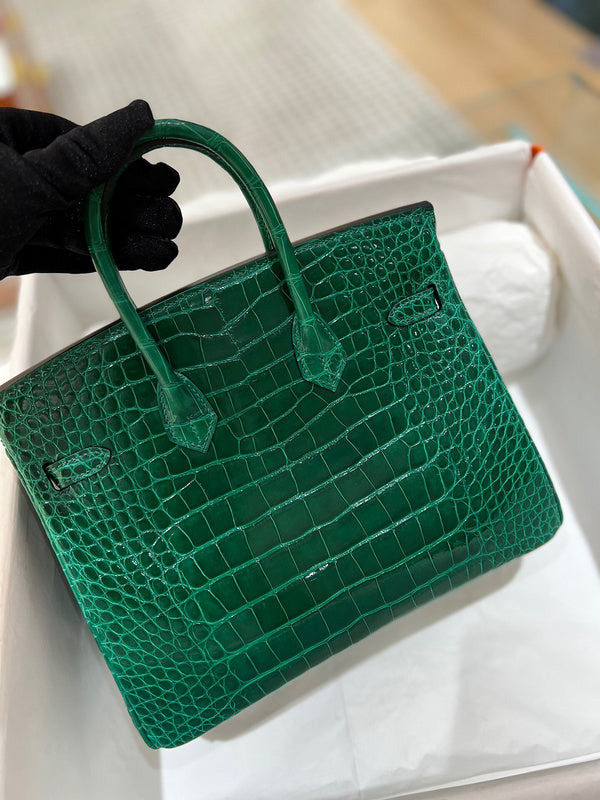 Amelia - HMS Bags - 1722