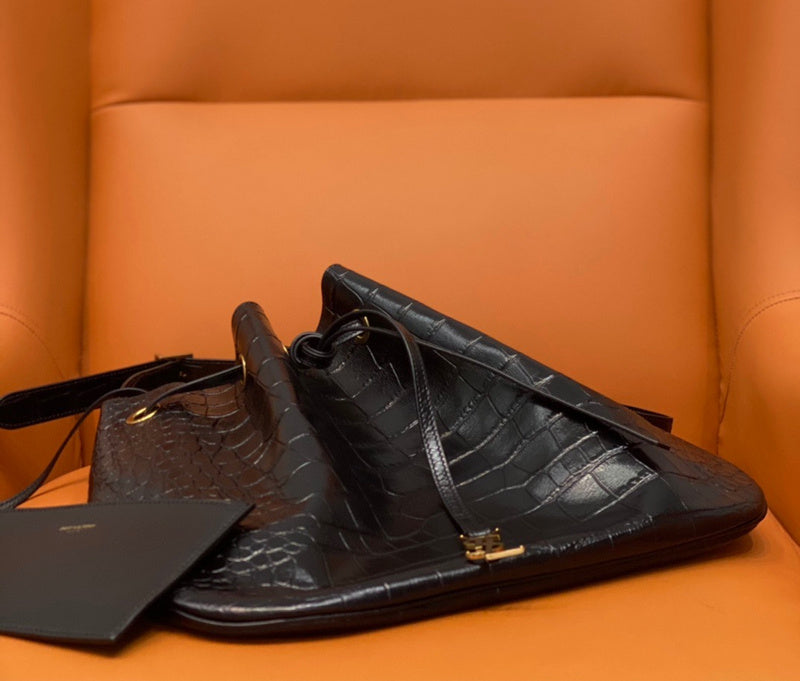 Amelia - YSL Bag - 2049