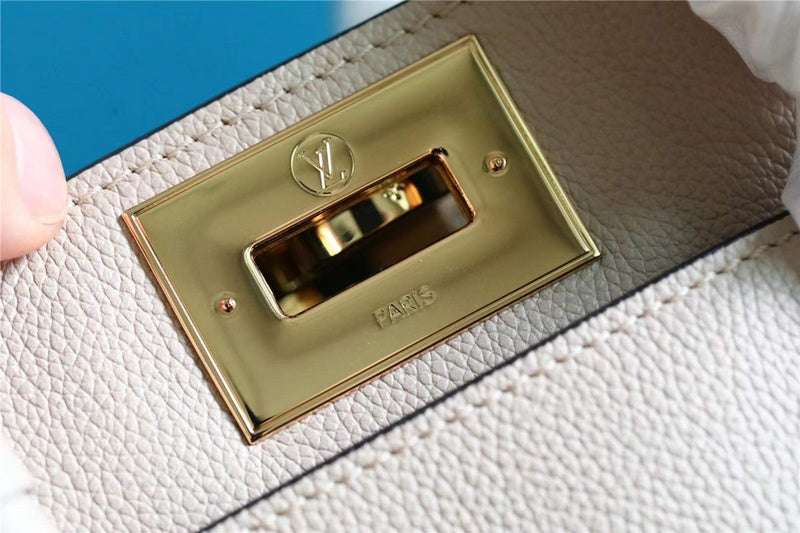 Fan Fashion Lu-Vi bags - 17549