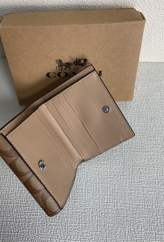 Amelia-i CAH Bags - 011