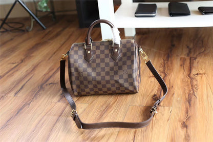 Fan Fashion Lu-Vi bags - 8149