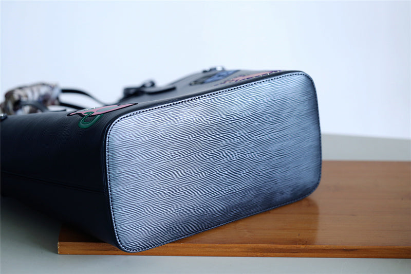 Fan Fashion Lu-Vi bags - 8097