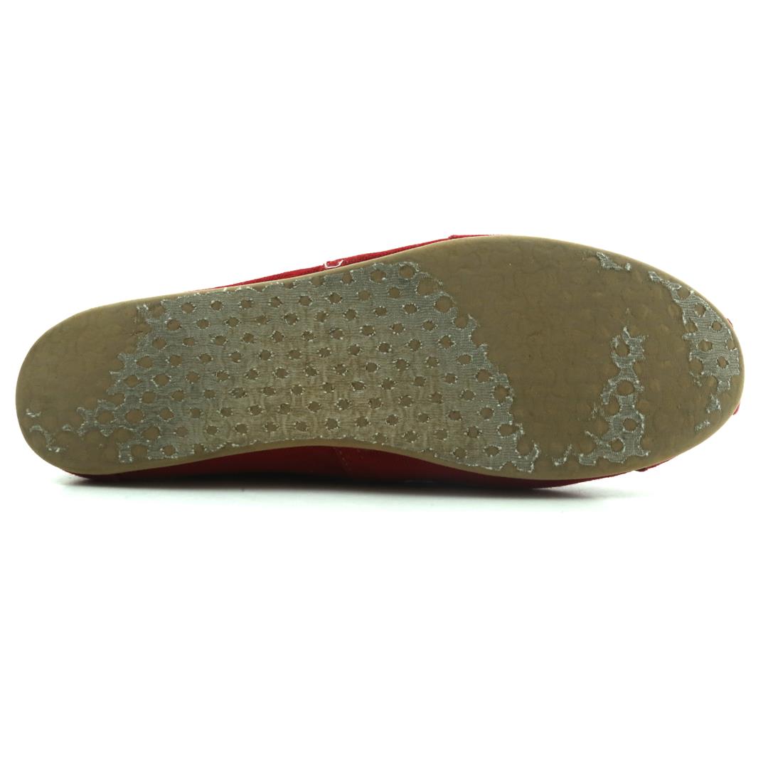 TOMS .