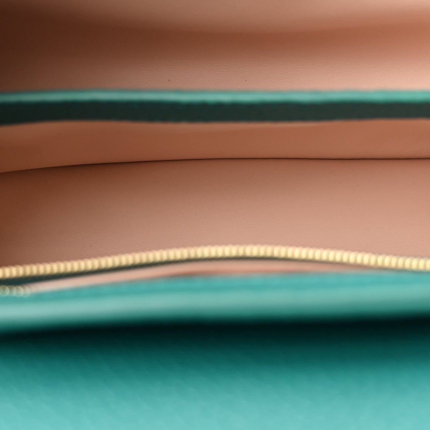 Louis Vuitton Taurillon Capucines BB Vert