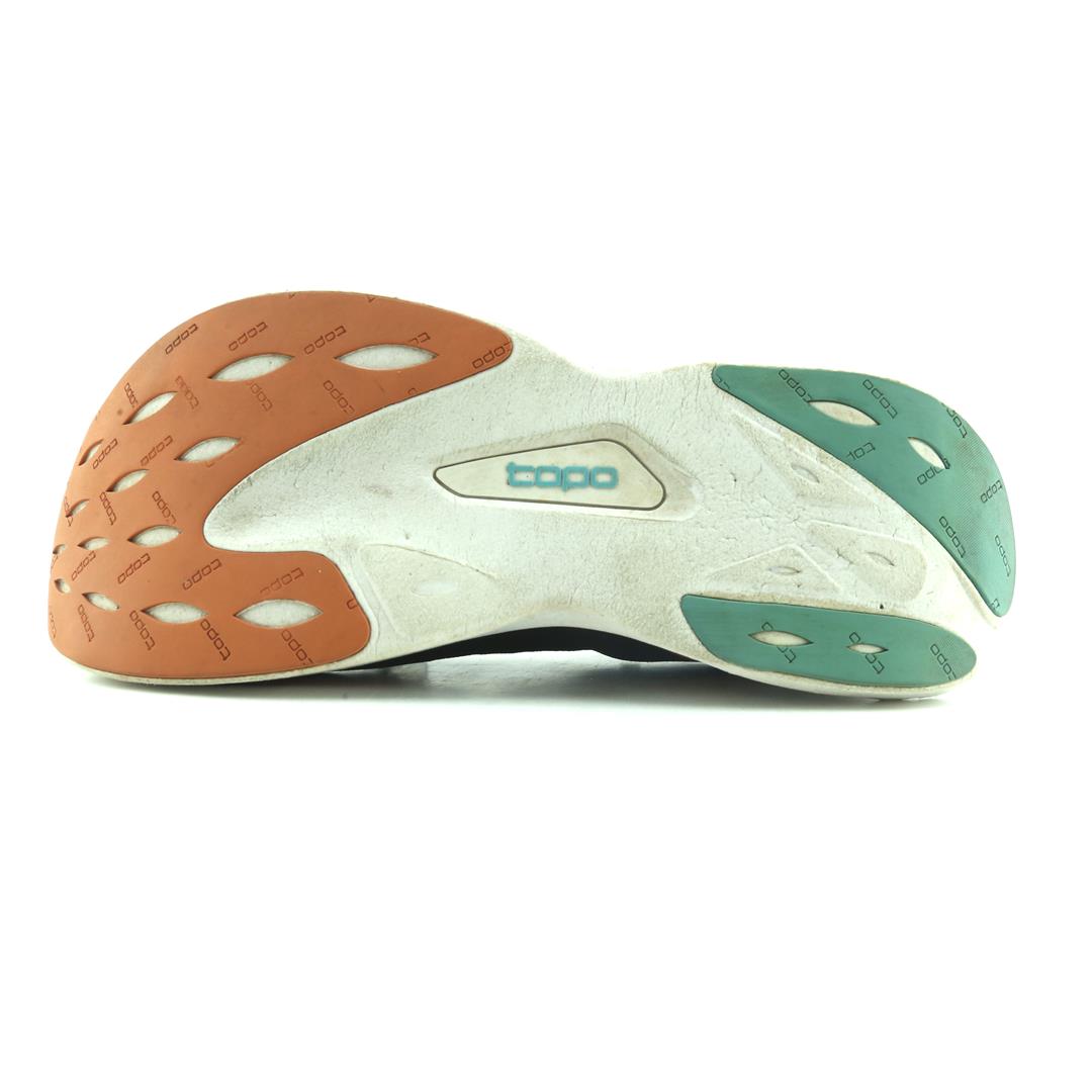 TOPO ATHLETIC SPECTER