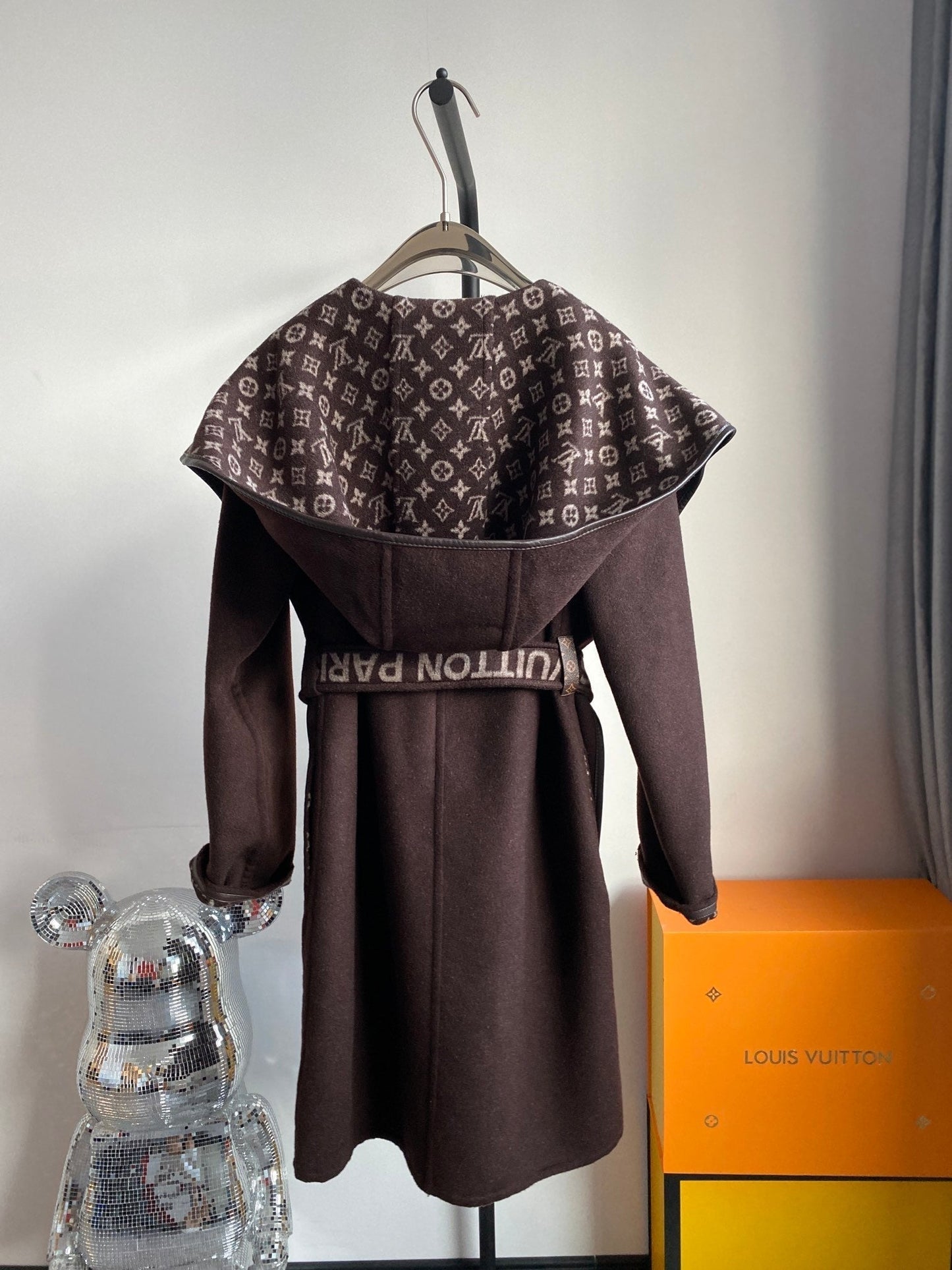 Luxury Louis Vuitton  Wrap Coat 033