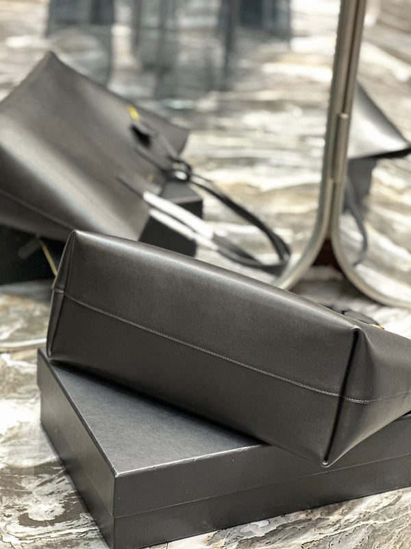Amelia - YSL Bag - 3943