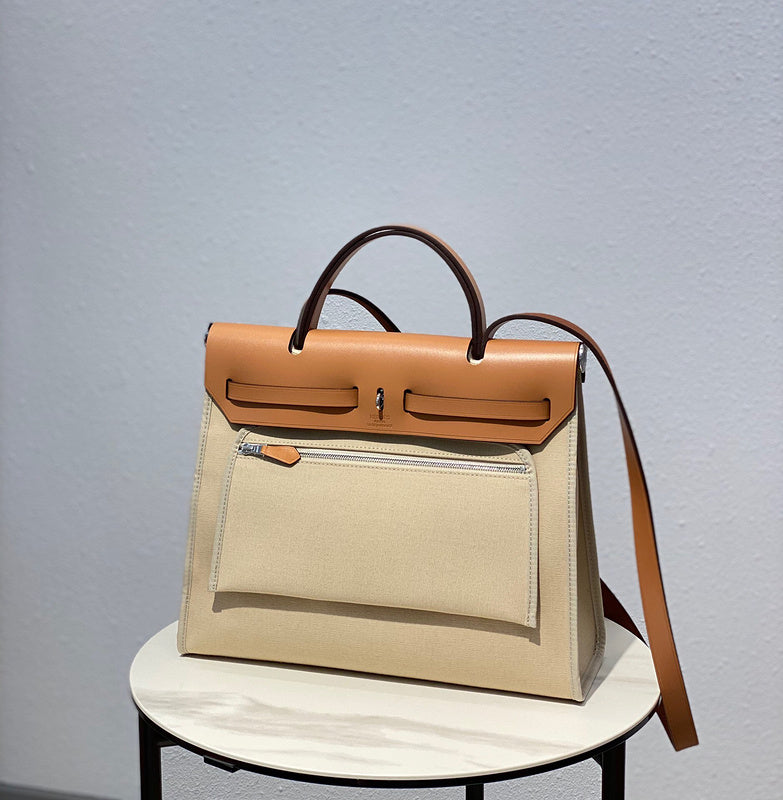 Amelia - HMS Bags - 1770