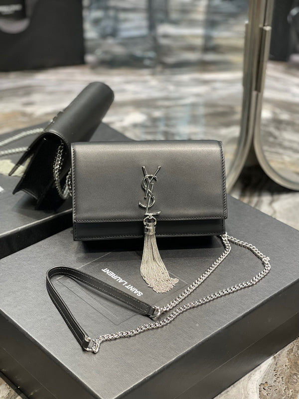 Amelia - YSL Bag - 1939