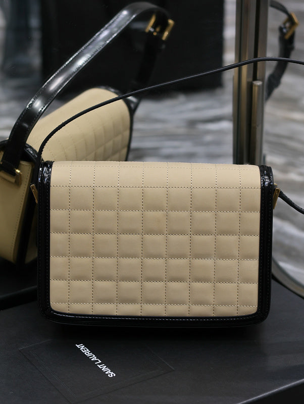 Amelia - YSL Bag - 1843