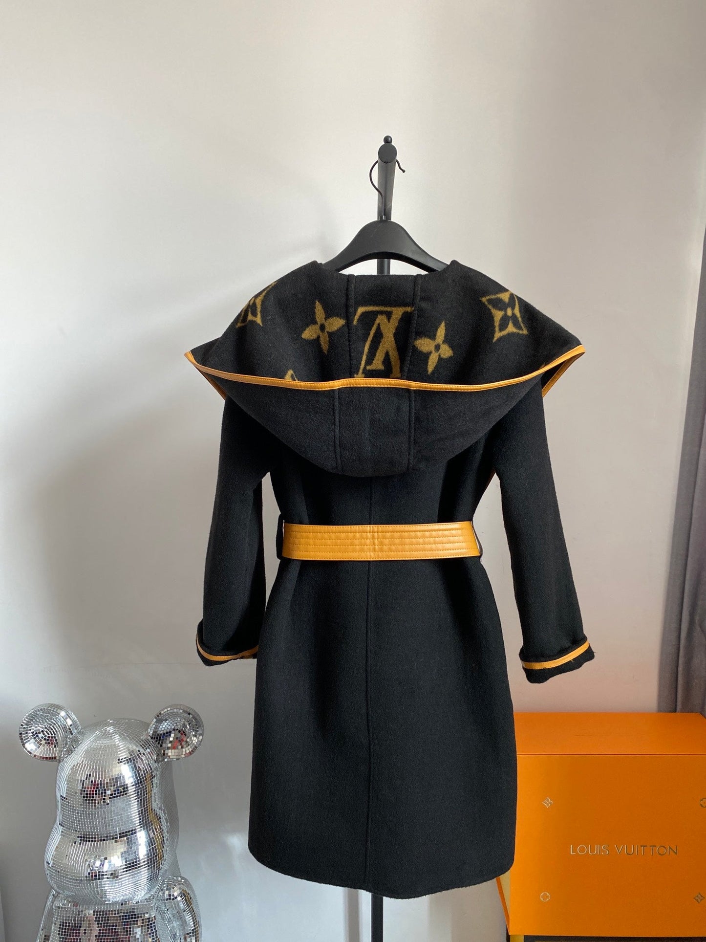 Luxury Louis Vuitton  Wrap Coat 031