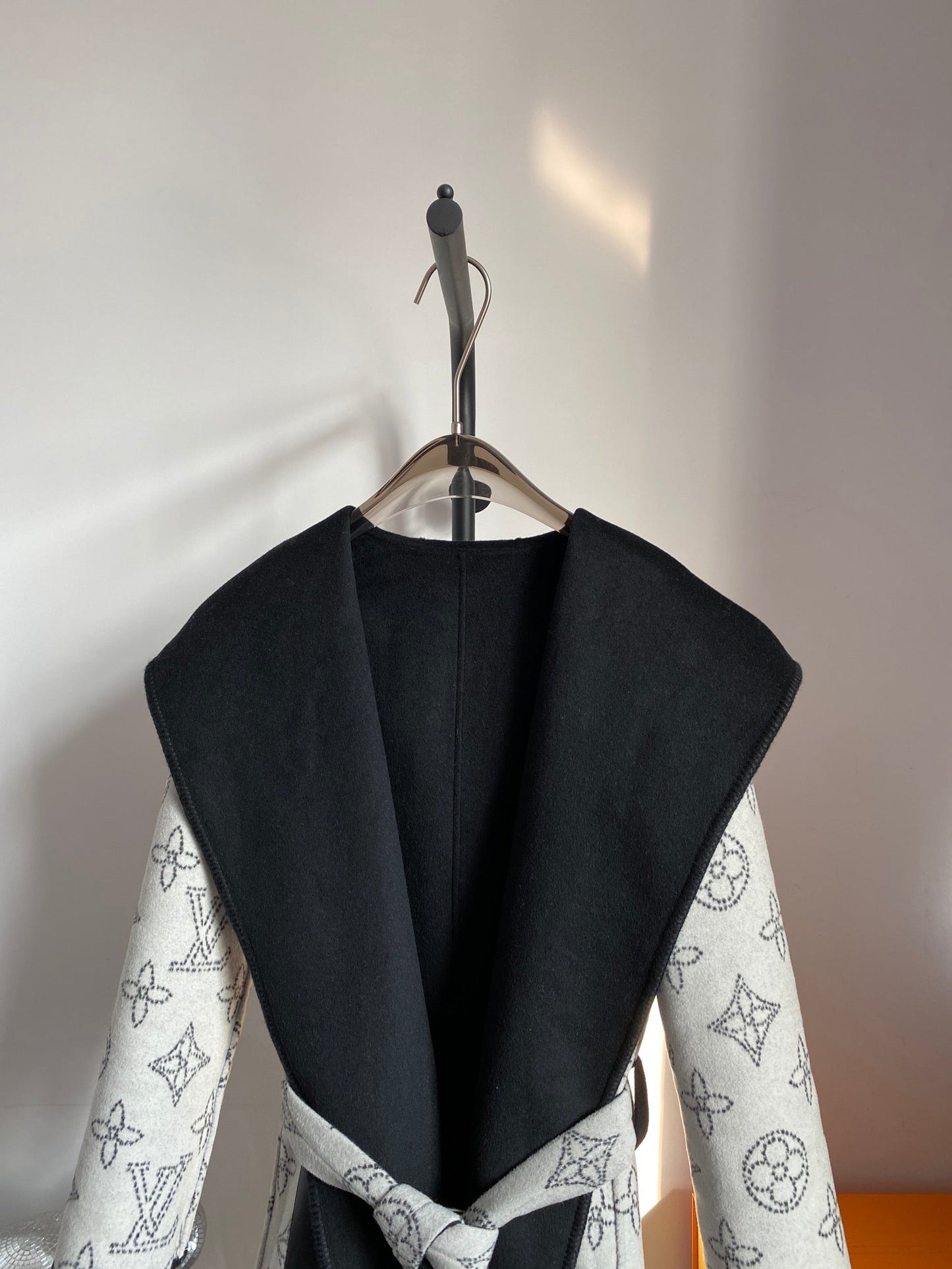 Luxury Louis Vuitton  Wrap Coat 023