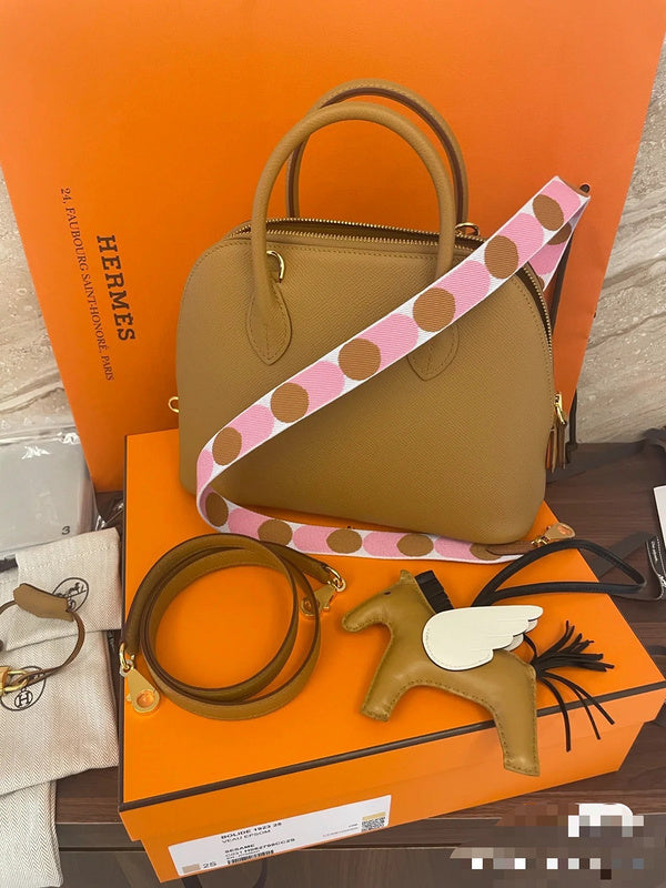 Amelia - HMS Bags - 1743