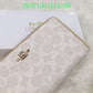 Amelia - CAH Wallet - 063
