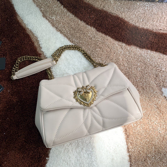 DG Medium Devotion Shoulder Bag In Quilted Nappa White For Women 10.2in/26AmeliaDG