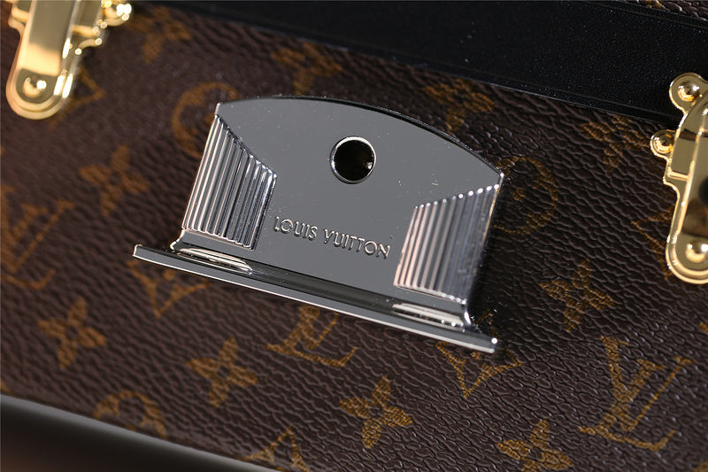 Fan Fashion Lu-Vi bags - 8226