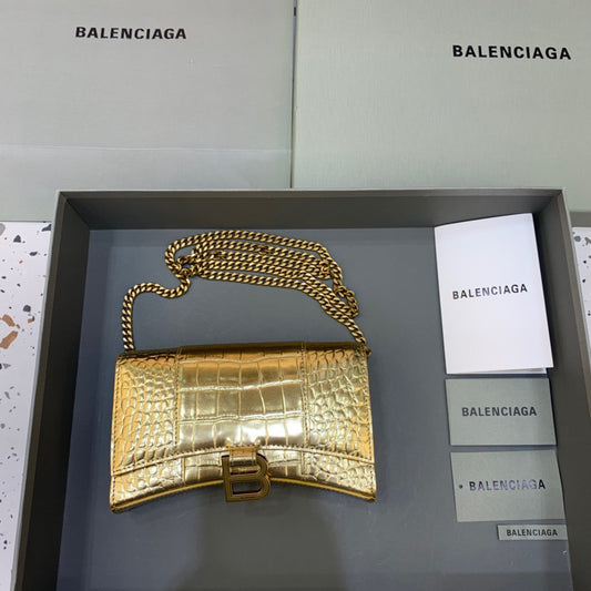 BLN-Ciaga Hourglass Wallet On Chain in Gold, For Women,  Bags 7.6in/19Amelia 6560501S49M8005