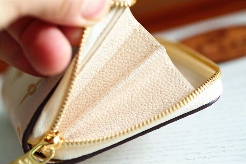 Fan Fashion Lu-Vi bags - 8941