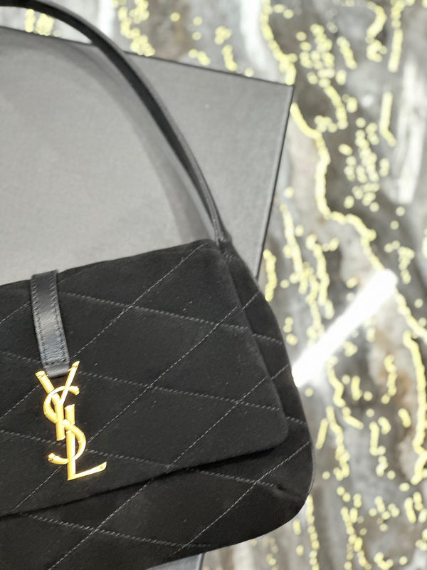 Amelia - YSL Bag - 3916