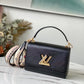 Fan Fashion Lu-Vi bags - 17146