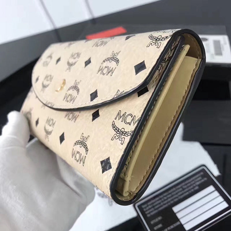 Amelia - MQM Wallets - 058