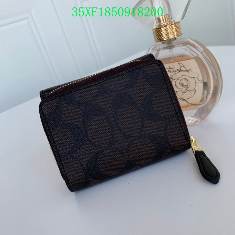 Amelia - CAH Wallet - 073
