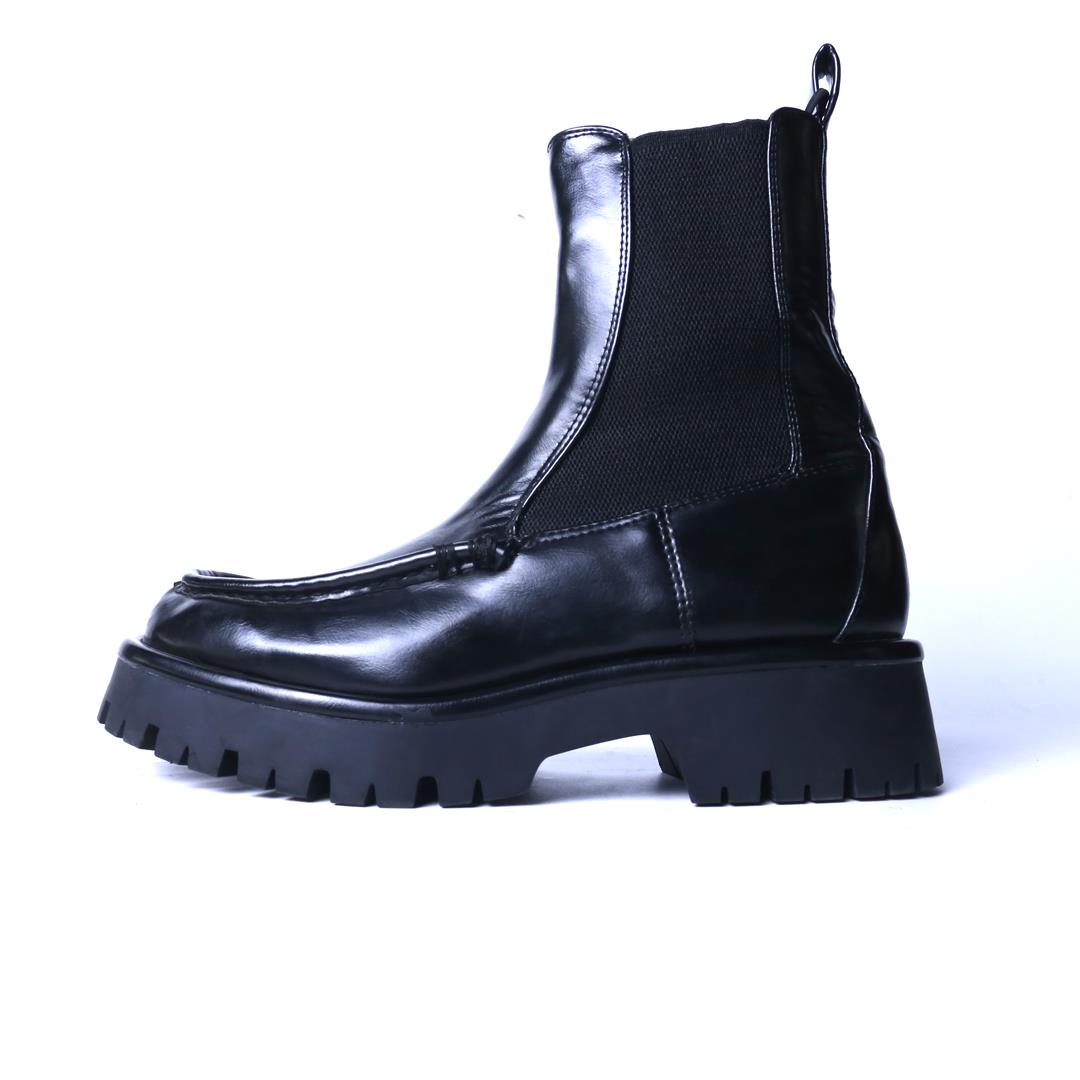 ZARA. .