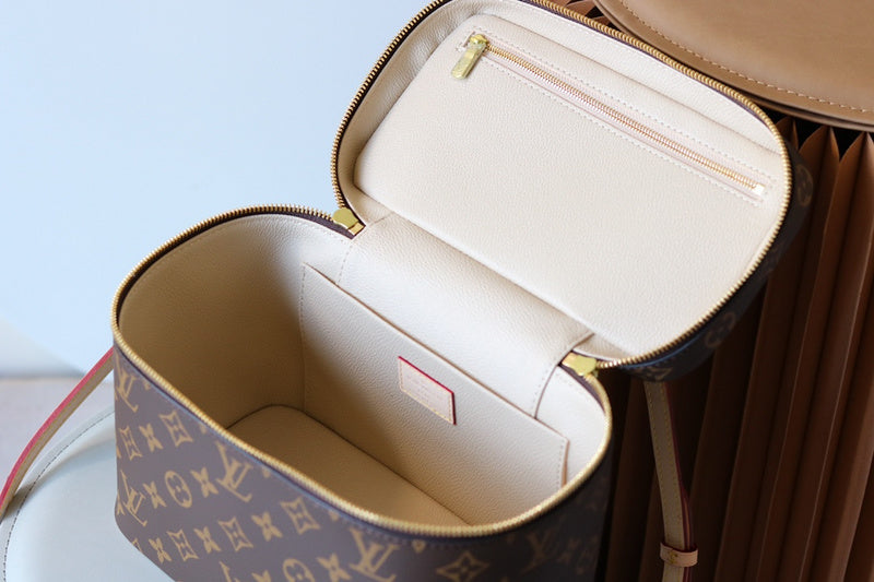 Fan Fashion Lu-Vi Bags - 16980