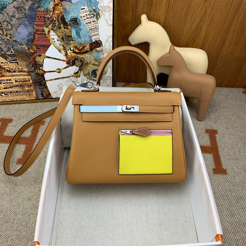 Amelia - HMS Bags - 1719