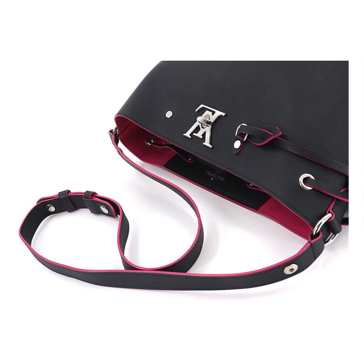 Louis Vuitton Lock Me Bucket Shoulder Bag Leather Noir