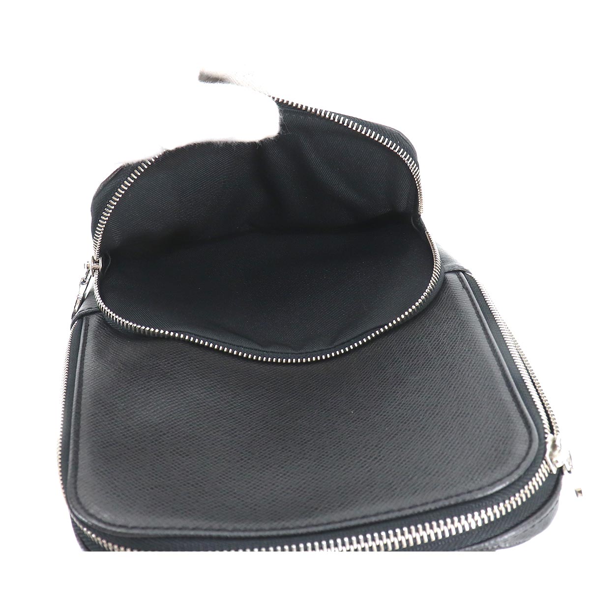 Louis Vuitton Taiga Avenue Sling Body Bag Leather Black
