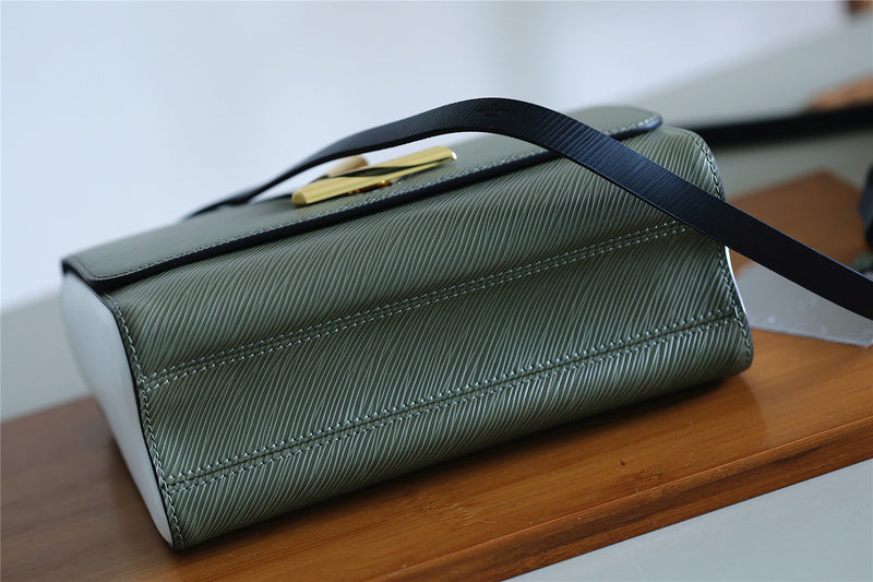 Fan Fashion Lu-Vi bags - 8523