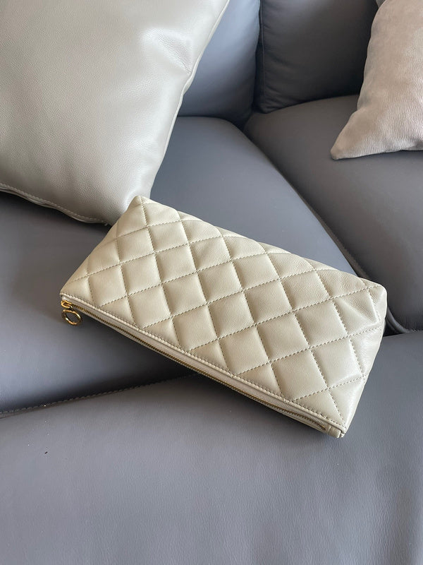 Amelia - YSL Bag - 3718
