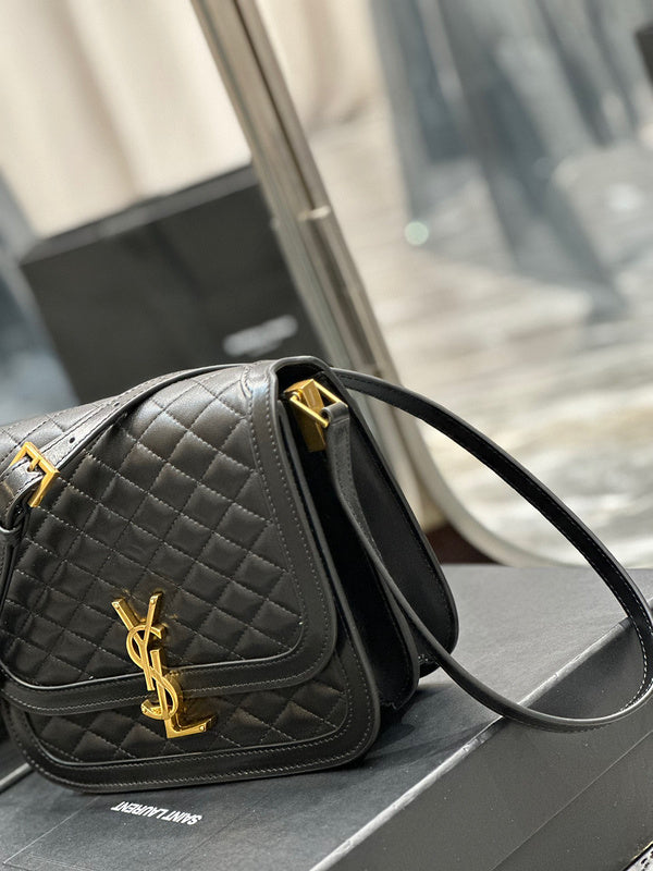 Amelia - YSL Bag - 1842