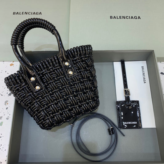 BLN-Ciaga Bistro XS Basket With Strap In Black , For Women,  Bags 16.1in/41Amelia 6713422IE2Y1000
