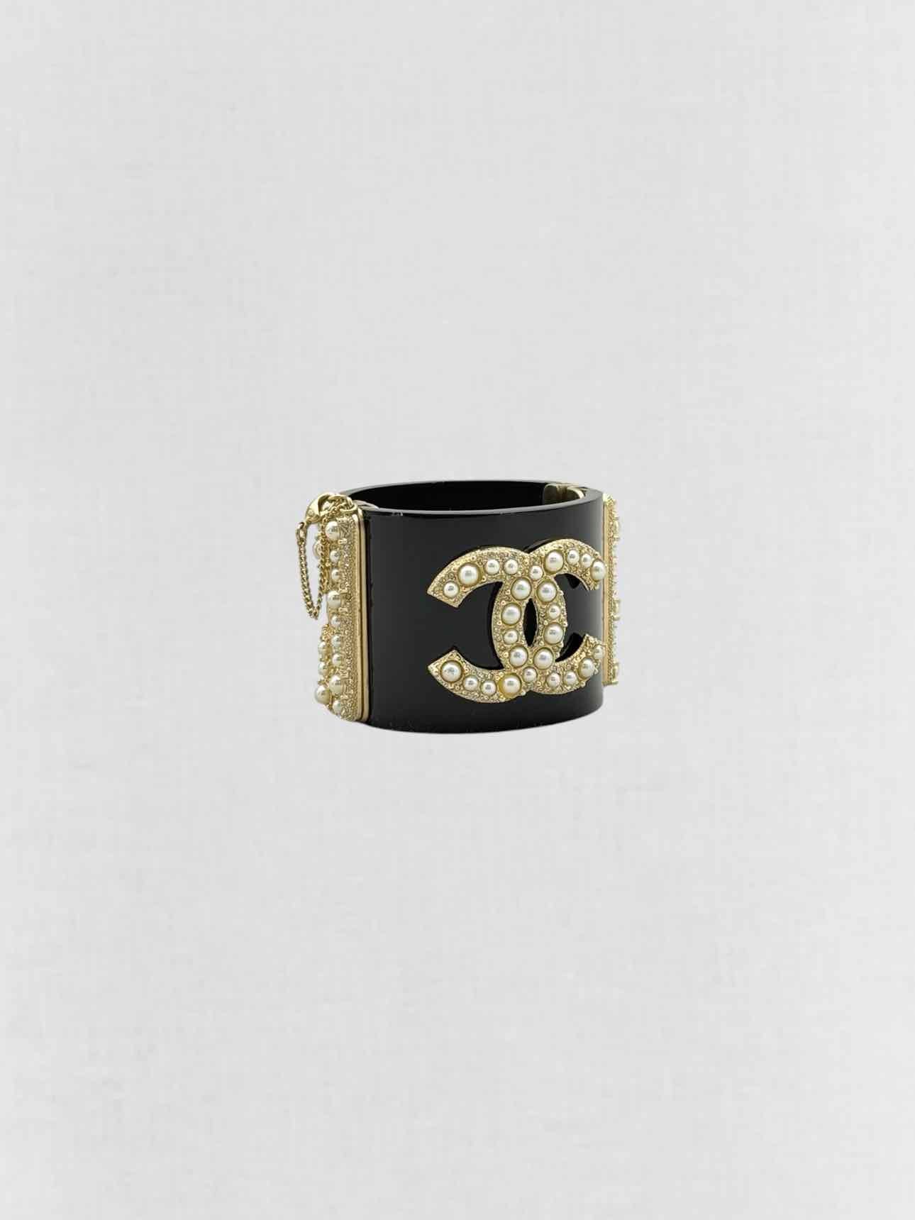 CHANEL Fashion Cuff