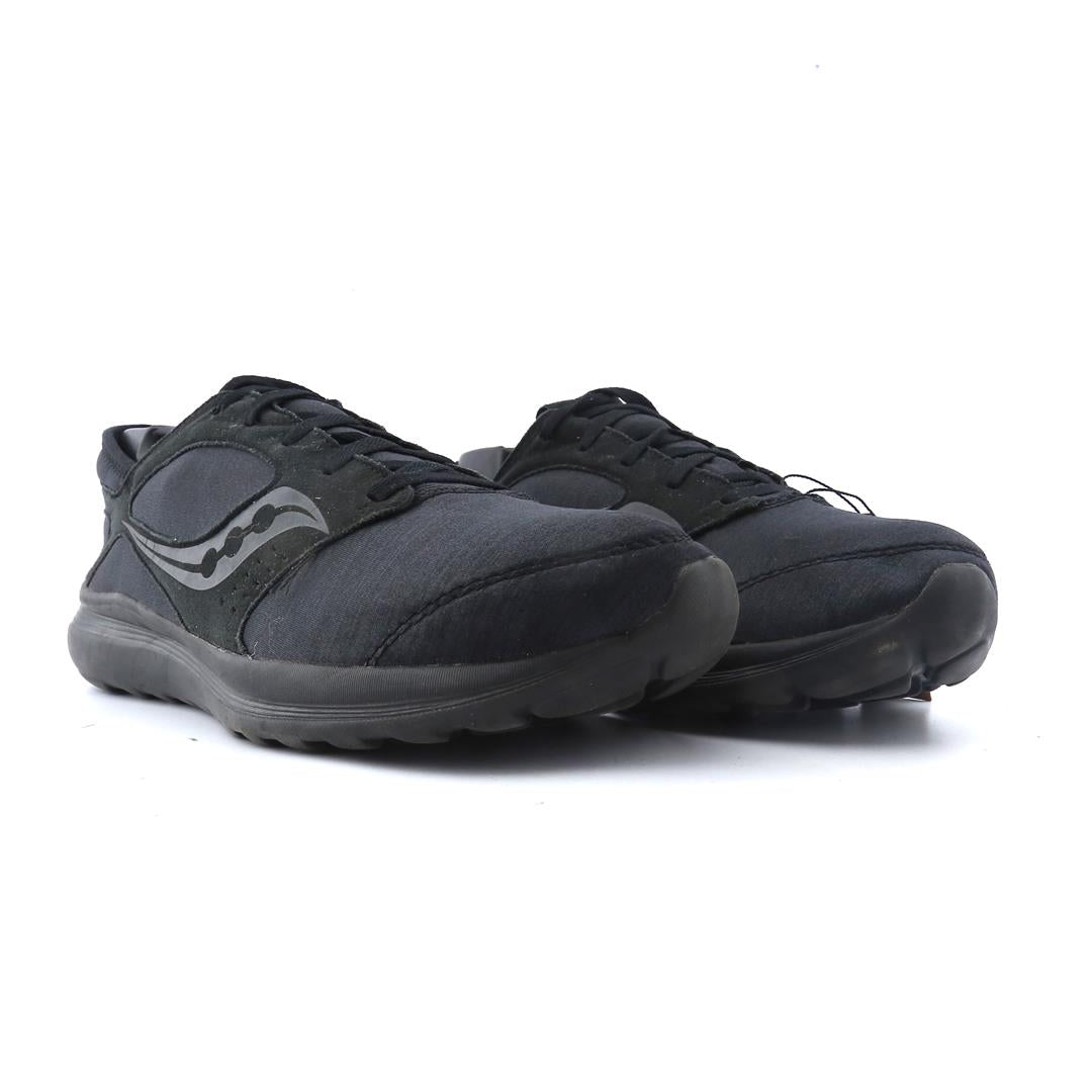 SAUCONY  KINETA RELAY
