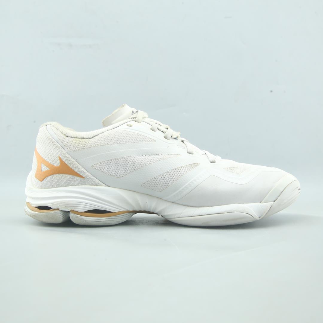 MIZUNO WAVE LIGHTNING Z6