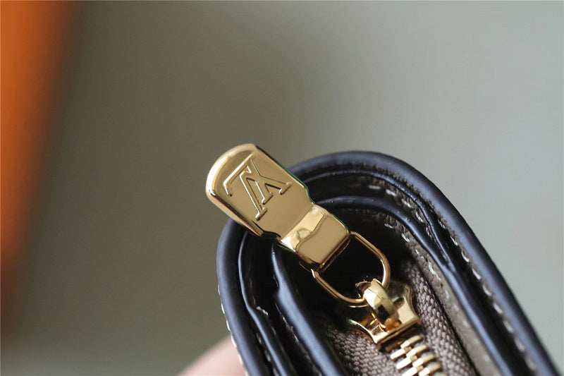 Fan Fashion Lu-Vi bags - 8764