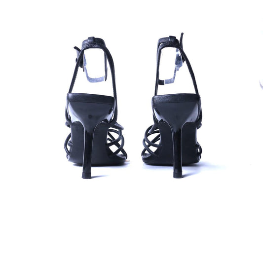 STRADIVARIUS .