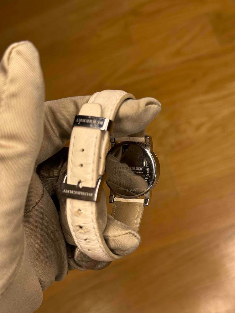 Burberry White Dial White Band