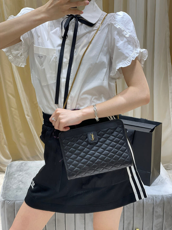Amelia - YSL Bag - 3755