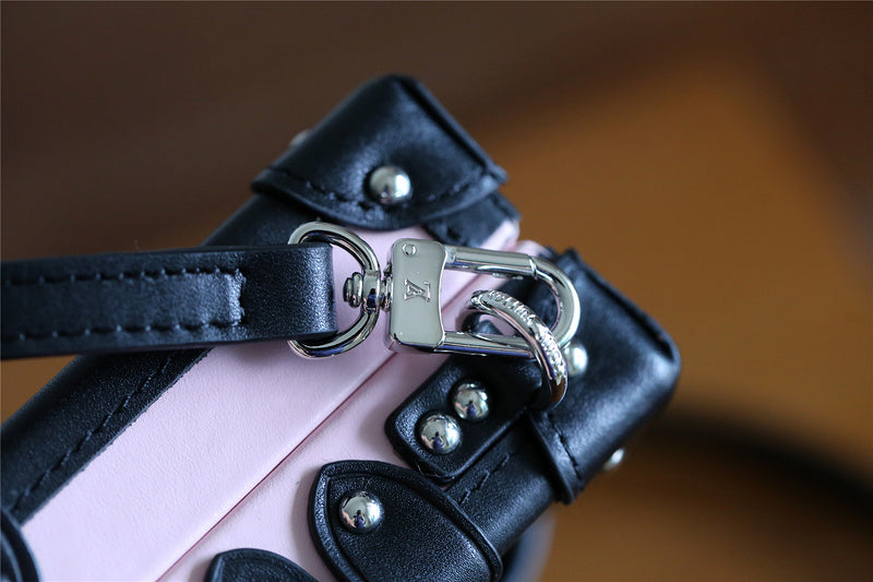 Fan Fashion Lu-Vi bags - 8224