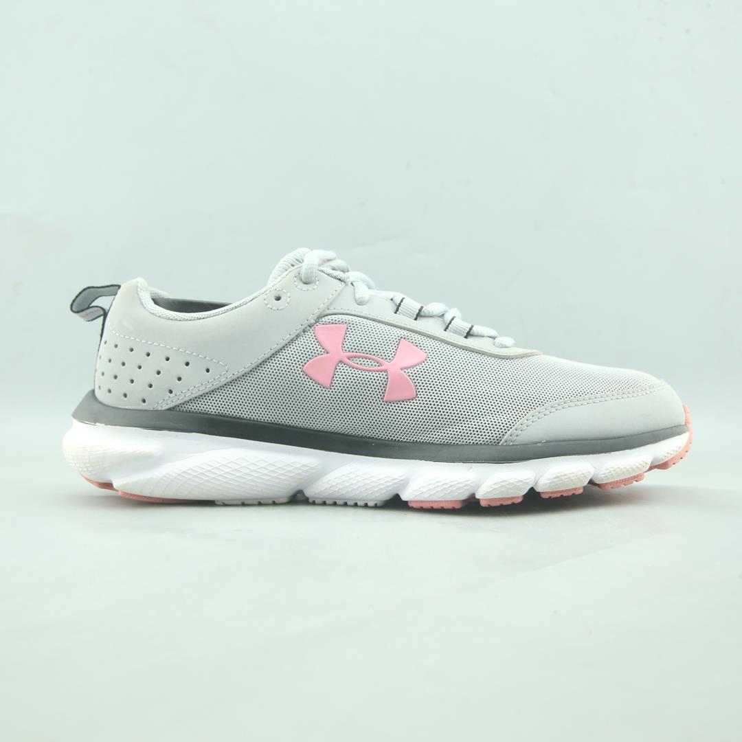 UNDER ARMOUR  CHARGED ASSERT 8